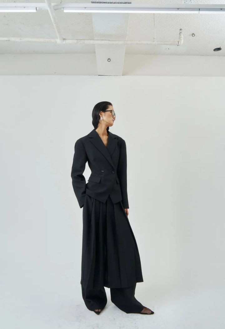 Signature Chic Black Side Closure Blazer